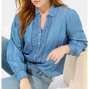 TORRID XL 14/16 Plus Chambray Blue Collared Long Sleeve Button Up Eyelet Detail